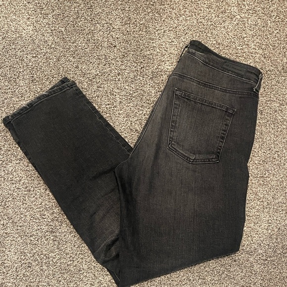 AG denim Women's Saige High Waist Straight Leg Faded Black Jean Size 29 - Picture 3 of 5
